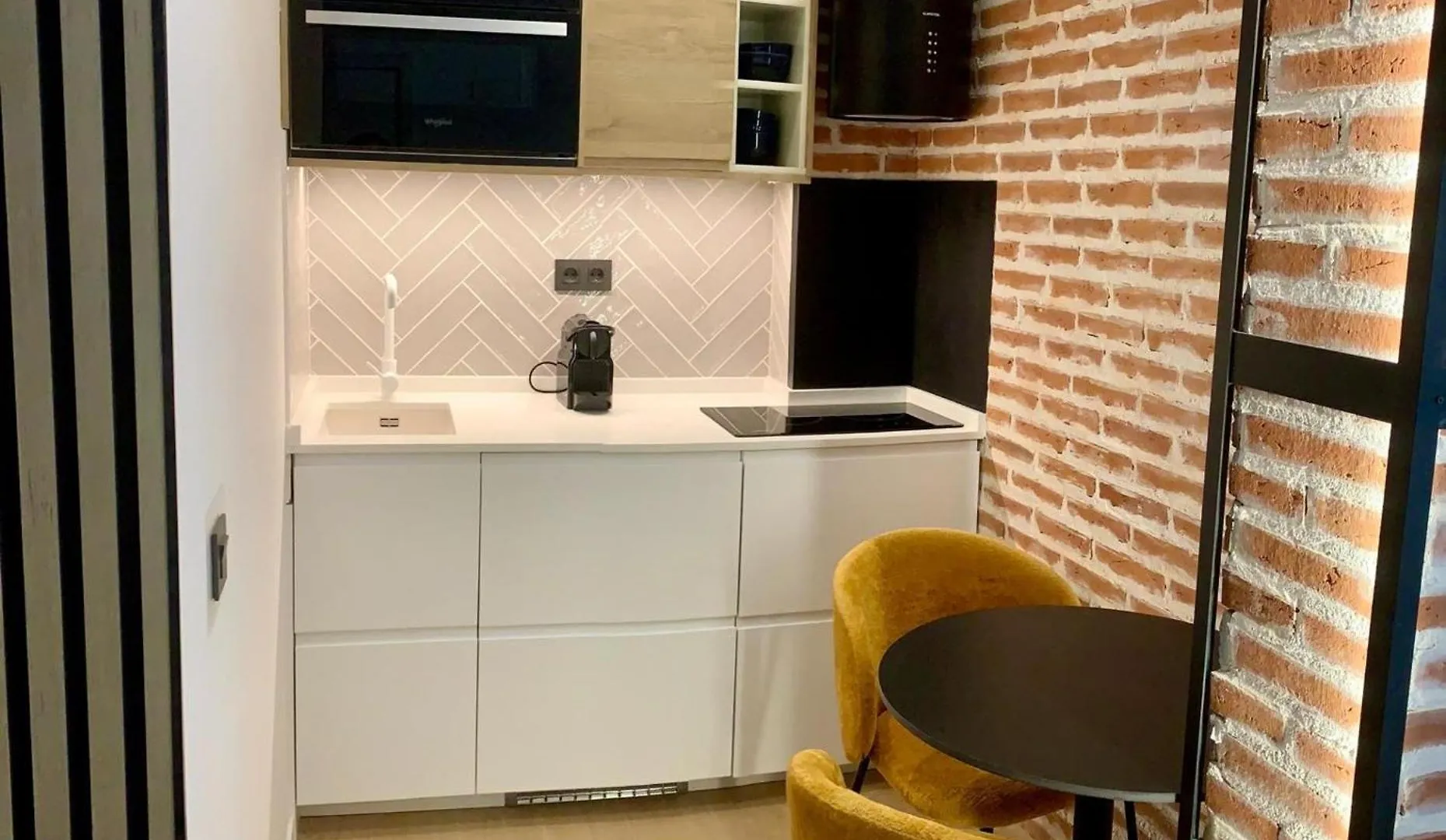 Ecopausa Beatas Studios Malaga